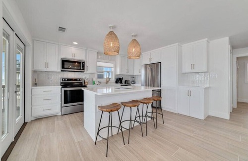 Surf Side Shores House | Lost Palms. Great 2 bedroom 2 bath home that sits directly on the Gulf front.