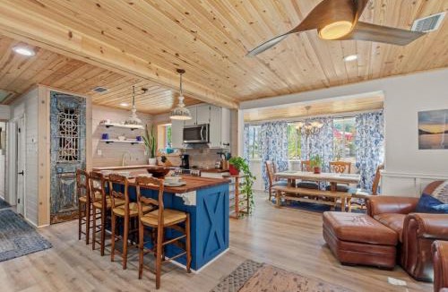 Bid-a-wee Beach House | Lost Pearl - Charming 1940s Beach Cottage, 1 Block to Private Beach Access, FREE Daily Activities, and More