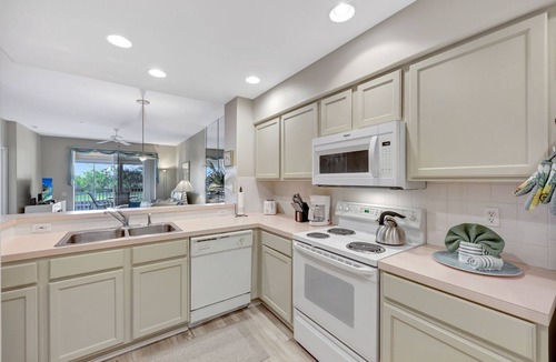Tropical Cove Condo | Lotus Leaf at Lexington CC Golf Village