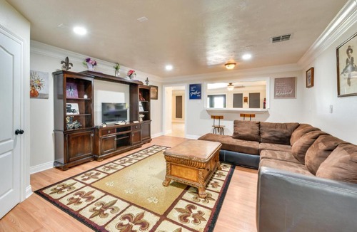 Lacassine House | Louisiana Group Retreat! Dual Units Near Hunting