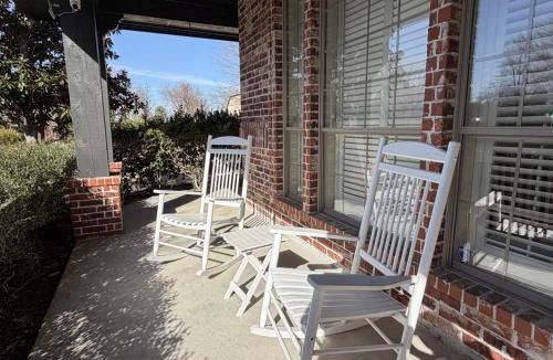 Allen House | Lovejoy Serenity - Amazing pool, Games, Movie Room