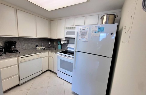Marco Island Condo | Lovely 1 bedroom beachfront Condo