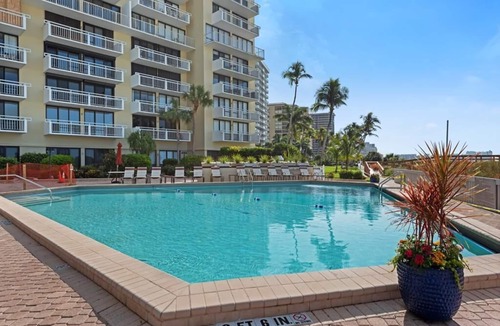 Marco Island Condo | Lovely 1 bedroom beachfront Condo