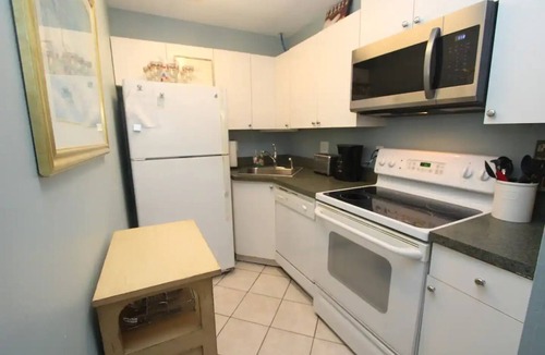 Summer Breeze House | Lovely 2 bedroom in gated horizon southnn