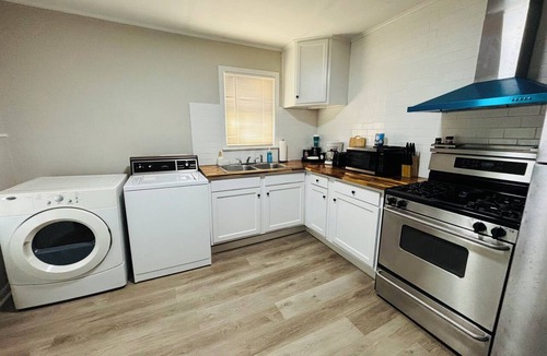 Highland Historic District Apartment | Lovely 2-bedroom apartment with TVs in each room.