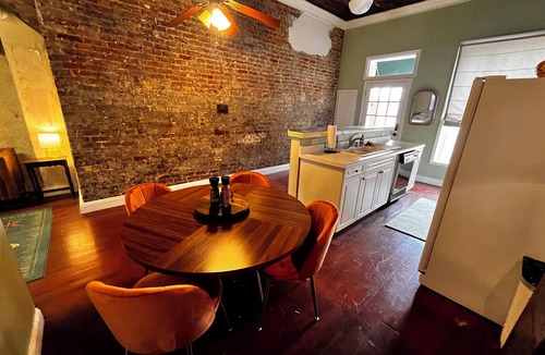 Columbus Apartment | Lovely 2-bedroom apartment with AC in charming Downtown Columbus