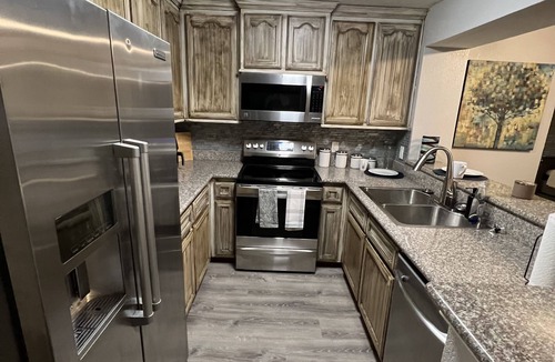 Astrodome Condo | Lovely 2-Bedroom Condo w/garage, pool & tennis court