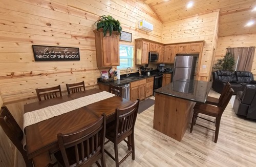 Calera House | Lovely 2-bedroom pet friendly house in charming Calera-9 min. to Choctaw Casino