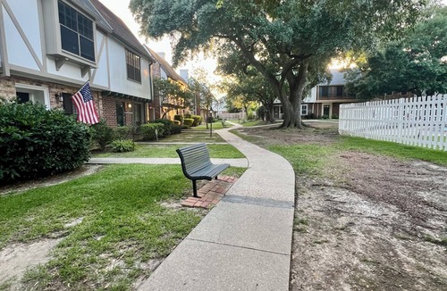 Baton Rouge House | Lovely 2-bedroom Townhome, Baton Rouge