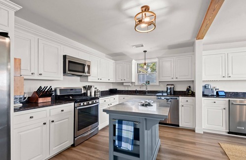 Lakeland House | Lovely 4-bedroom house charming Ventress with beautiful sunsets!