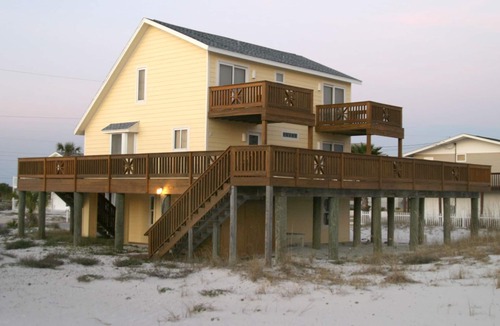 Toilla Segunda House | Lovely Beach Getaway ~ Steps To The Beach ~ The Perfect Family Escape!