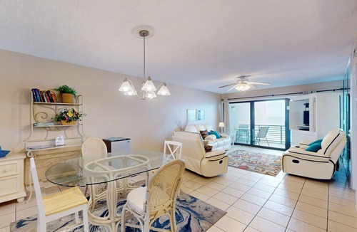 Silver Sands Beach Condo | Lovely Condo for Six on Beach with Community Pool - Snowbirds Welcome