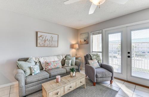Crystal Beach Apartment | Lovely Destin Condo with Pool Access Walk to Beach!