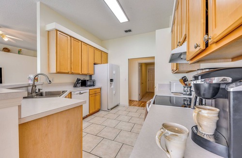 Fernandina Beach Cottage | Lovely Family Home w/Lanai, 6 Mi to Amelia Island