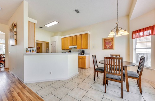 Fernandina Beach Cottage | Lovely Family Home w/Lanai, 6 Mi to Amelia Island
