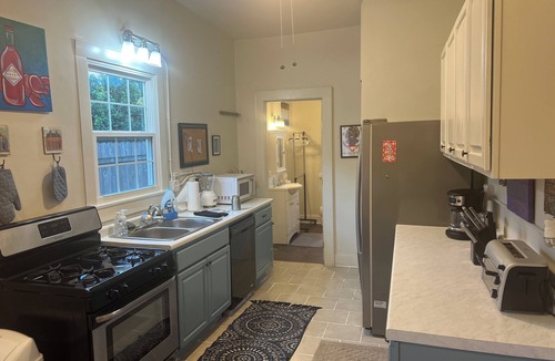 Saint Thomas Development Apartment | Lovely studio located in the Lower Garden District with private garden patio.