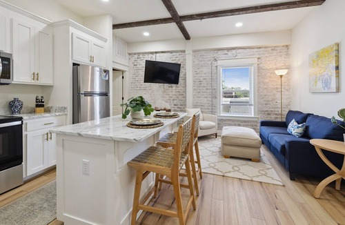 Laurel Apartment | Loving Loft Suite, Laurel, Coffee Bar, Walkable