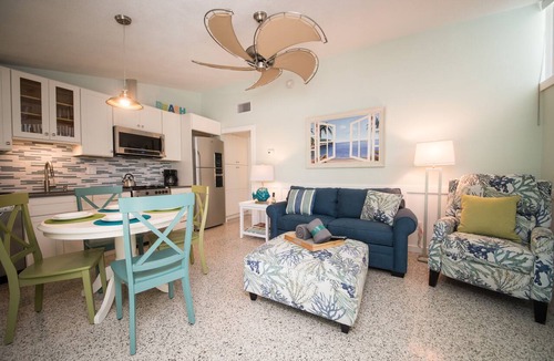 Holmes Beach Apartment | LOW PRICES! Tranquil AMI Beach Resort Unit 2 Central Holmes Beach, FL