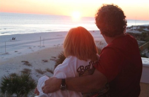 Fort Walton Beach Condo | LOWER FALL RATES! FREE BEACH SET UP! FREE WIFI! PRIME END UNIT!