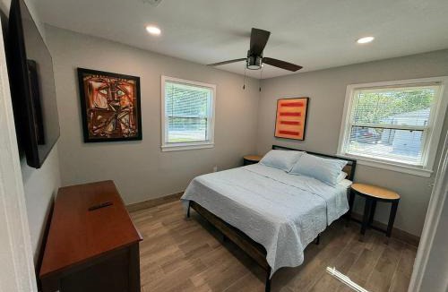 Highlands - Perkins House | LSU House - 4 bedroom sleeps 12 - On Campus