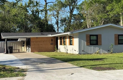 Highlands - Perkins House | LSU House - 4 bedroom sleeps 12 - On Campus!