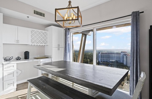 Four Mile Village Condo | Luau *19th Floor* 3 Bedroom Condo w/Golf Cart at Sandestin Golf & Beach Resort!