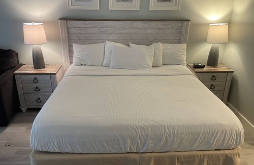 Four Mile Village Condo | Luau Studio Condo with Gulf Views