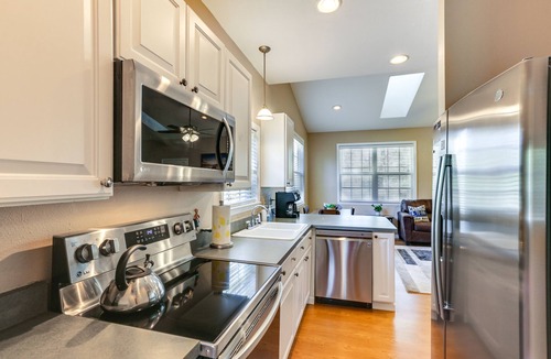 Mount Pleasant House | 'Lucky 8 Lake House' in Bainbridge w/Private Dock