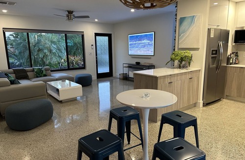 Wilton Manors House | Lush Palms - Serene Oasis, private home with pool and hot tub