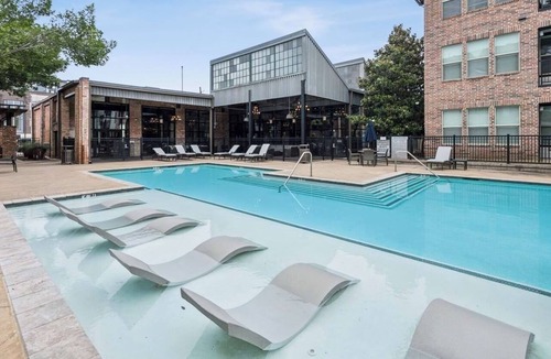 Dallas Apartment | Lux 2BR Executive Stay Near UT Southwestern & Love Field
