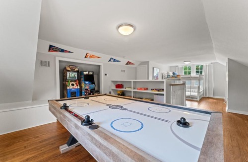 Highlands - Perkins House | Lux 4BR Home With Putting Green-Game Room-Fire Pit