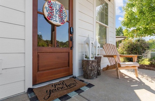 Oxford Cottage | Lux Oxford Cottage Vacation Getaway - Amazing Loca