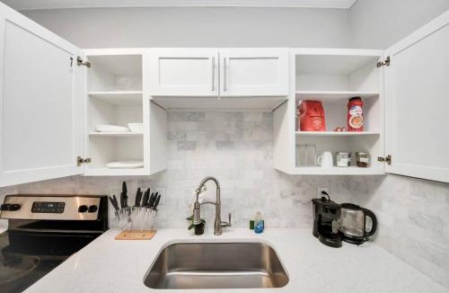Egypt Apartment | LUX Resort Inspired 2BR Near Houston Pool Gym
