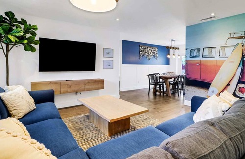 Willoughby Acres House | Luxe Beach Escape |Heated Pool|Outdoor Bar|Games