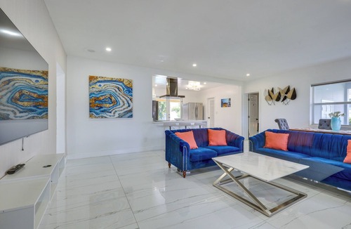 Edgewood House | Luxe Ft Lauderdale Pool Oasis Near Airport & Beach