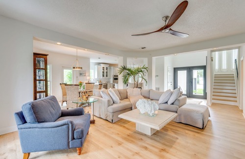Pensacola Cottage | Luxe Gulf Breeze Home w/Patios - 4 Mi to Beaches!