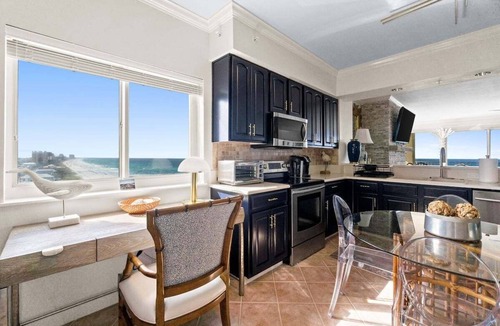 Bel Air Condo | Luxe Gulf-Front Condo w/Panoramic Views, Heated Pool, Spacious Layout-Sleeps 8, Gourmet Kitchen