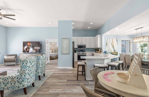 Clipper Cove Cottage | Luxe Home | 4 Min Walk to Crystal Beach & Pool
