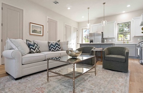 Lafayette Condo | Luxe Oaks | Walk to River Ranch | Premier Host | EV Charger