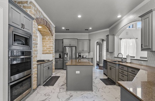 Murphy House | Luxurious 5 BR w/Swimming Pool, Hot Tub & Theater Room in Murphy