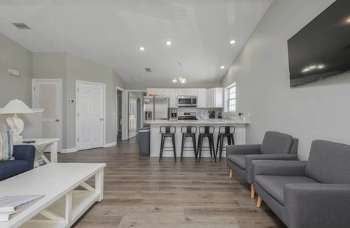Gulf Lagoon Beach House | Luxurious 6 BR Beachfront Villa