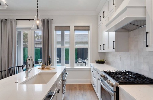 Saint Claude Condo | Luxurious Marigny Home | Heated Pool