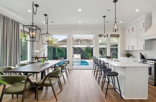 Saint Claude House | Luxurious Marigny Home with Heated Pool