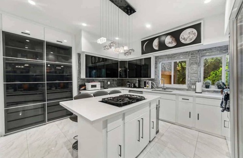 Northeast Miami House | Luxurious Miami Waterfront Gateaway A Location