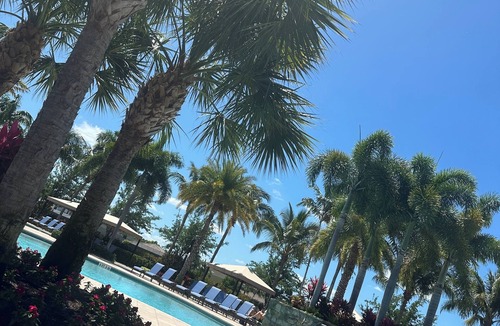 Naples House | LUXURIOUS OPEN CONCEPT WATERFRONT HOME. 3 BED 3 BATH. PRIVATE HEATED POOL & SPA.
