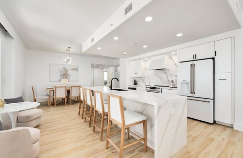 Thomas Drive Condo | Luxurious renovated Gulf-front condo with complimentary Beach Chair Service!