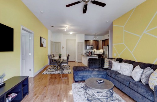 Astrodome Apartment | Luxury 2BD w/pool. 5 min walk to NRG Stadium. 10 min Dr to Downtown Houston!