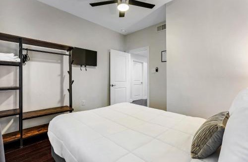 South 7th Ward Bed & Breakfast | Luxury 3-Bedroom Oasis with Open Living Space & Designer Touches
