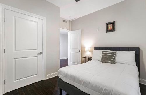 South 7th Ward Bed & Breakfast | Luxury 3-Bedroom Oasis with Open Living Space & Designer Touches