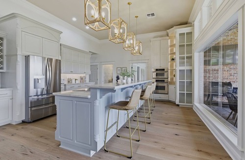 Lake Charles House | Luxury 3-Bedroom Waterfront Retreat Located on West Fork of Calcasieu River